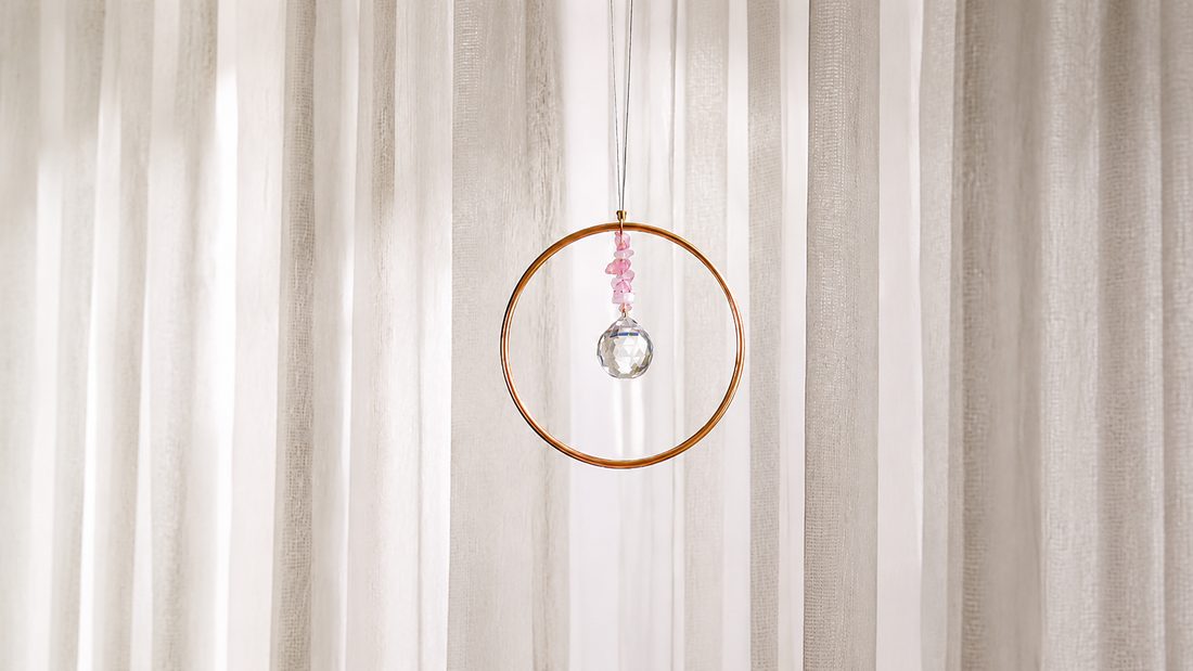 Reflets arc-en-ciel d'une suspension